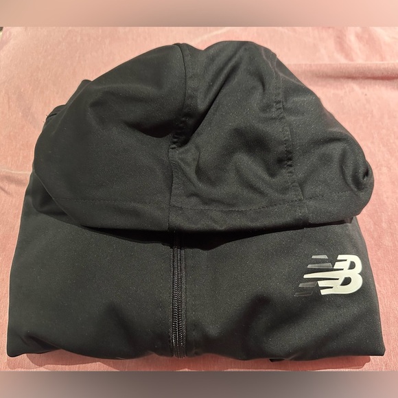 New Balance: Men's Light Jacket- Size Medium - Picture 13 of 13